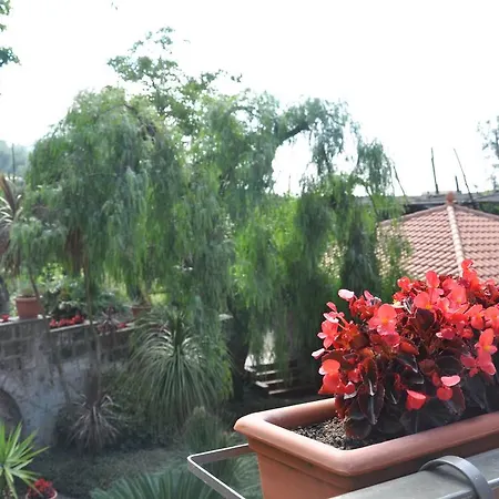 Bed And Lemons Bed & Breakfast 3*