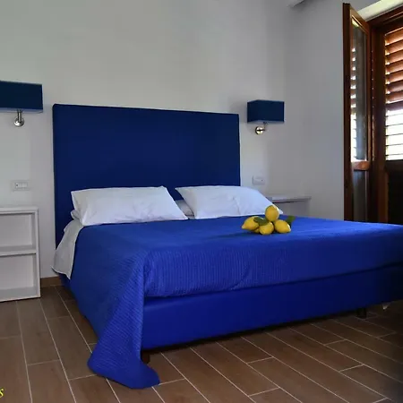 Bed And Lemons 3*