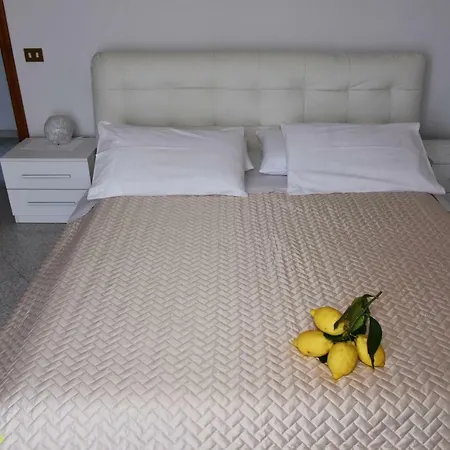 Bed And Lemons ベッド・アンド・ブレックファスト ピアーノ・ディ・ソッレント